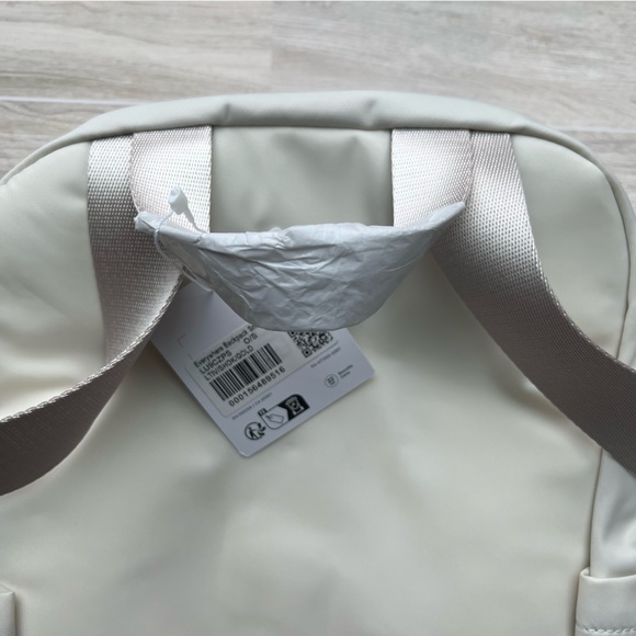 Lululemon Blissful Mini Backpack 11.5L Cream Ivory Gold NWT - Picture 5 of 7